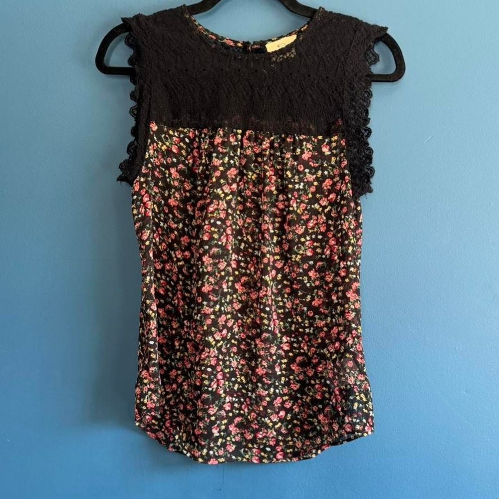 Black Lace Floral Tank Top Women's Size Small Pins & Needles Twee Whimsygoth